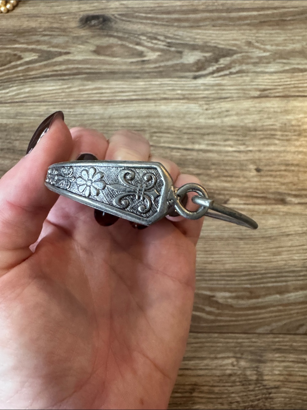 Vintage Silver-Tone Floral Engraved Women’s Bracelet